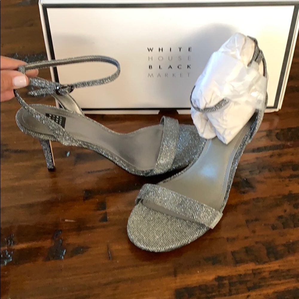 ✨NWT✨ Silver Dazzle Strap Heel